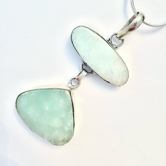 Gorgeous, 2 inch, 2 stone, Hemimorphite pendant on a silver chain. - Picture 4 of 6